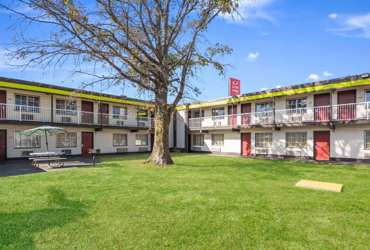 Econo Lodge Inn & Suites Terre Haute Exterior foto