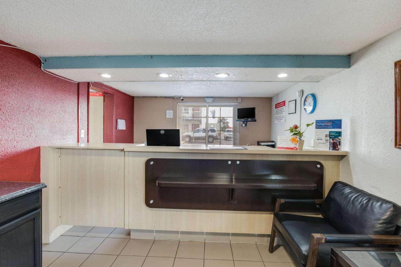 Econo Lodge Inn & Suites Terre Haute Exterior foto