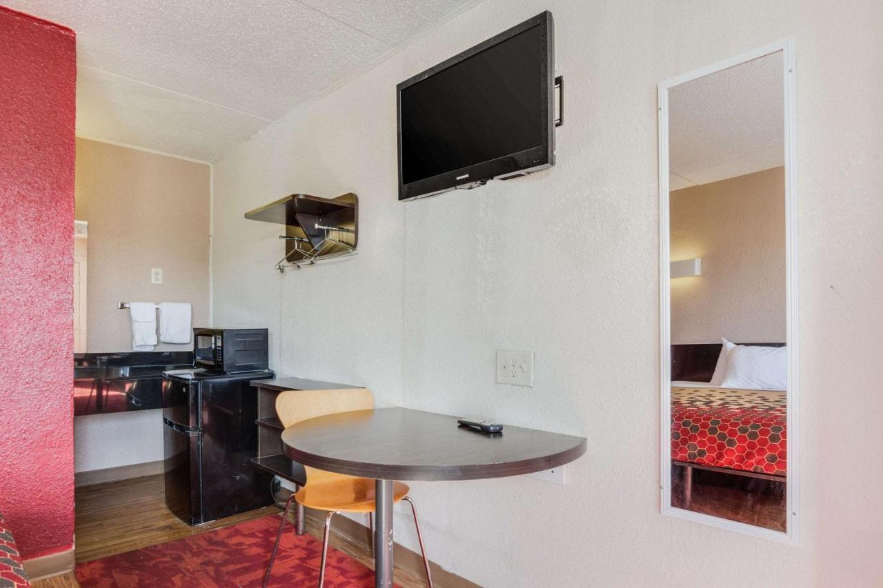 Econo Lodge Inn & Suites Terre Haute Exterior foto