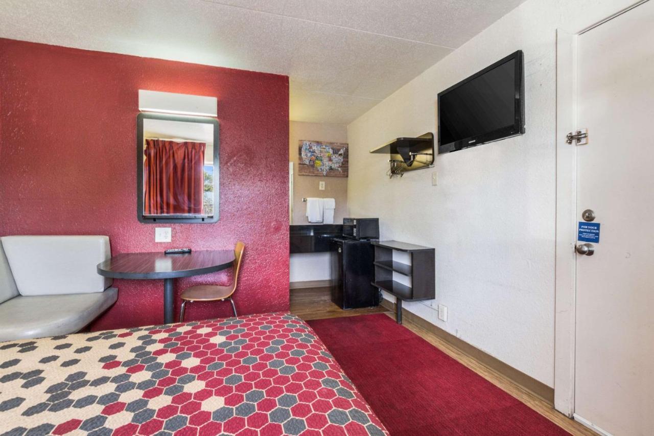 Econo Lodge Inn & Suites Terre Haute Exterior foto