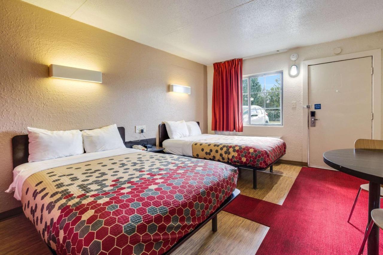 Econo Lodge Inn & Suites Terre Haute Exterior foto